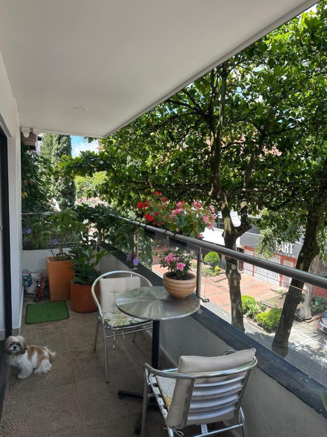 Casa Del Arbol Apto. 301 Medellín Exterior foto
